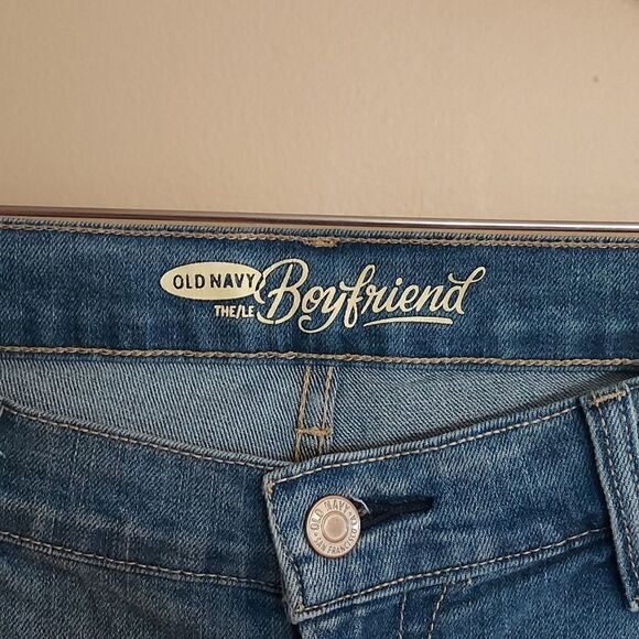 Old Navy LeBoyfriend Jeans 10 - Picture 5 of 8